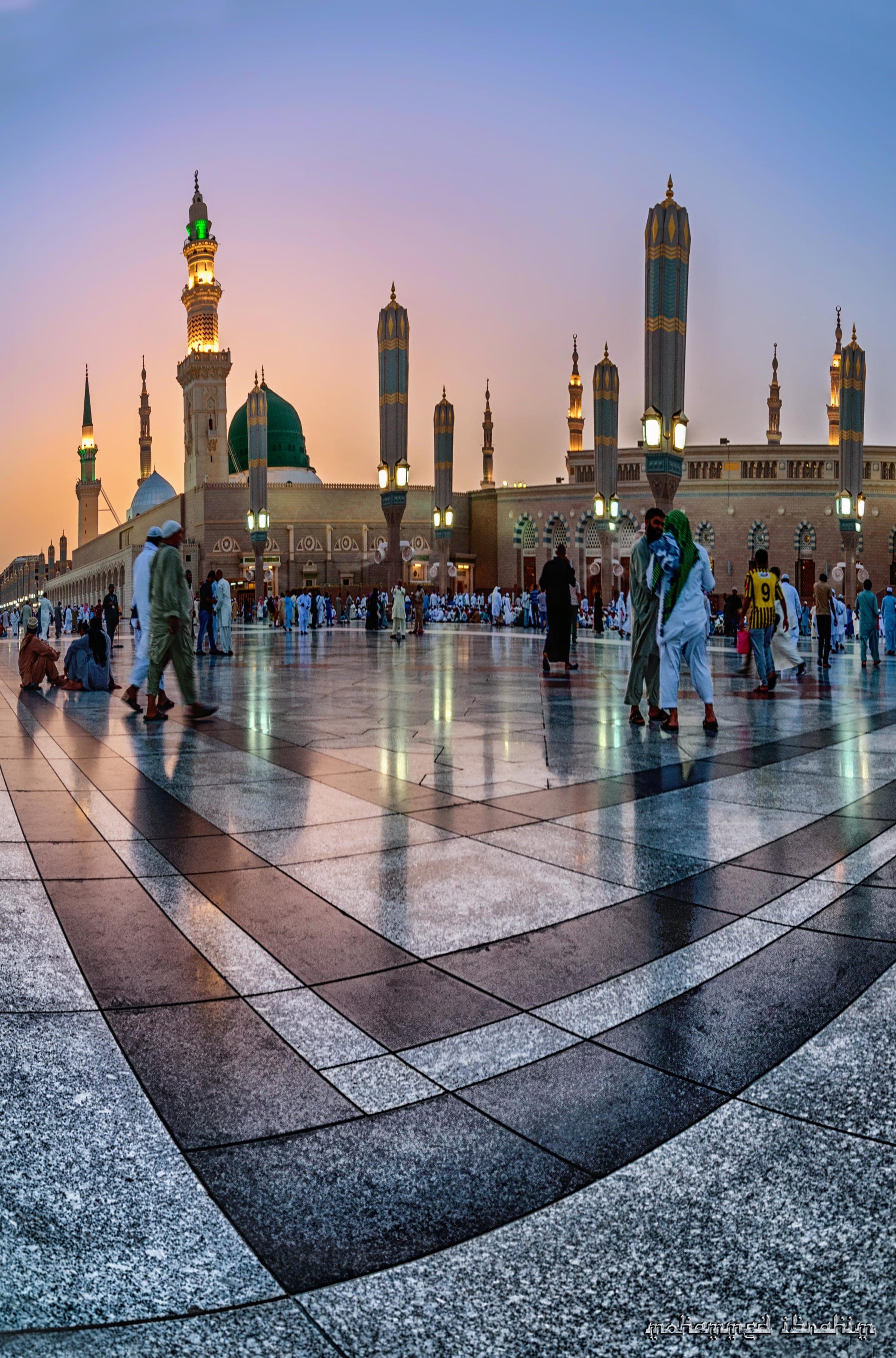 Masjid an-Nabawi at sunset, Madinah